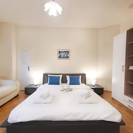 Lux Skadarlija Promo Price * Белград